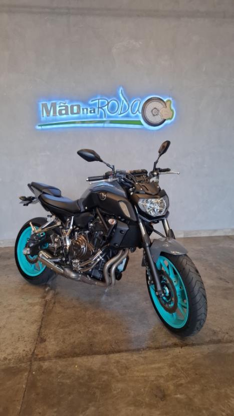 YAMAHA MT-07 700 ABS, Foto 1