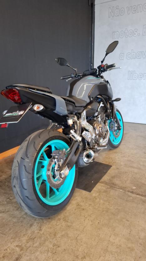 YAMAHA MT-07 700 ABS, Foto 4