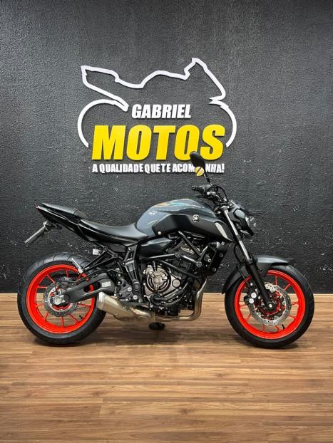 YAMAHA MT-07 700 ABS, Foto 1