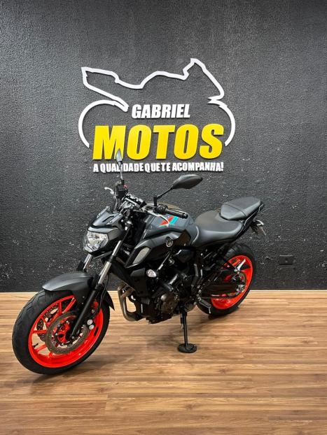 YAMAHA MT-07 700 ABS, Foto 4