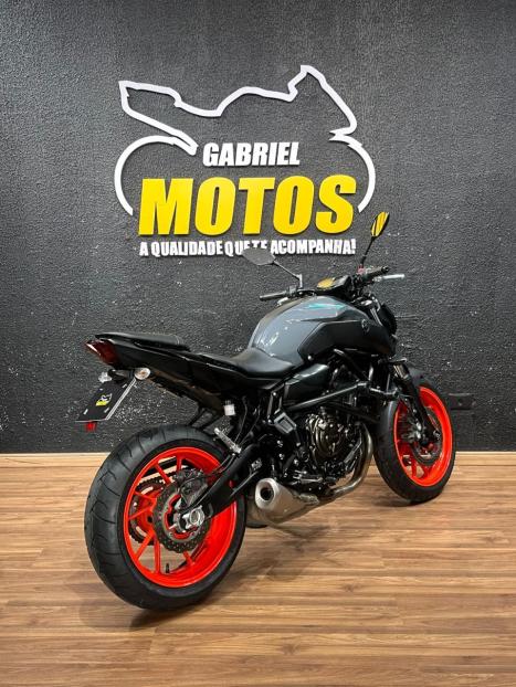 YAMAHA MT-07 700 ABS, Foto 6