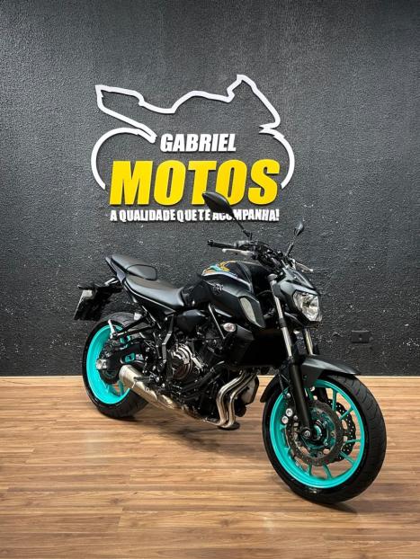 YAMAHA MT-07 700 ABS, Foto 3
