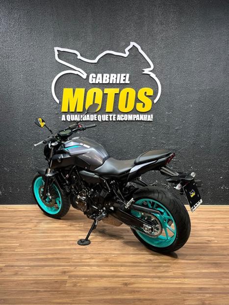 YAMAHA MT-07 700 ABS, Foto 6