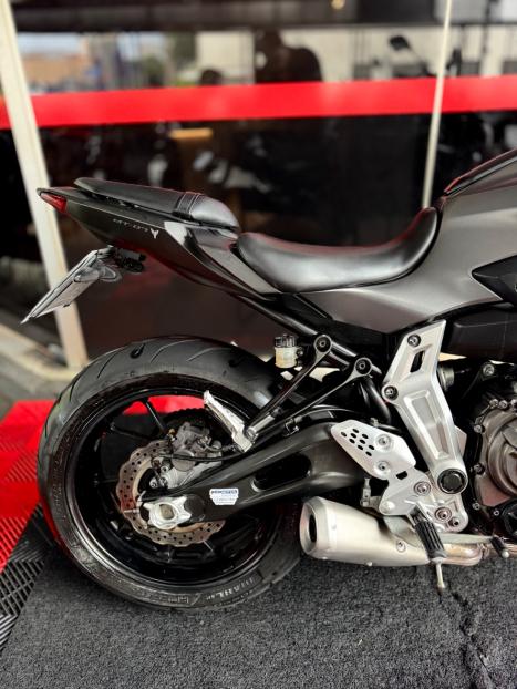 YAMAHA MT-07 700 ABS, Foto 2