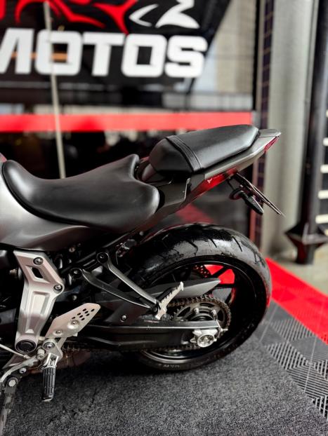 YAMAHA MT-07 700 ABS, Foto 6