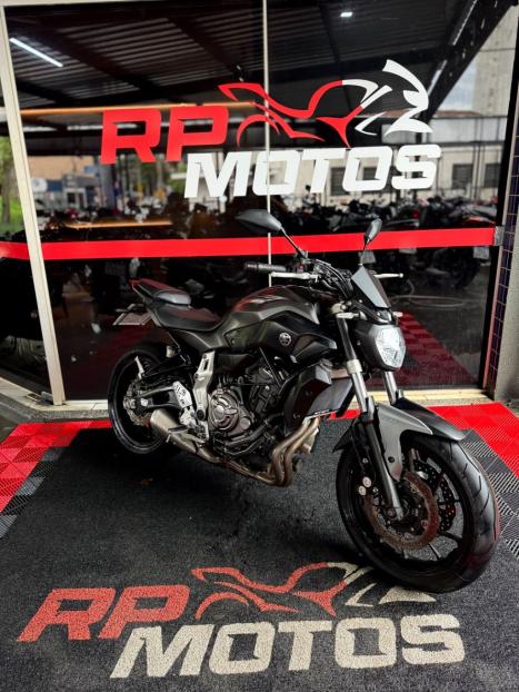 YAMAHA MT-07 700 ABS, Foto 7