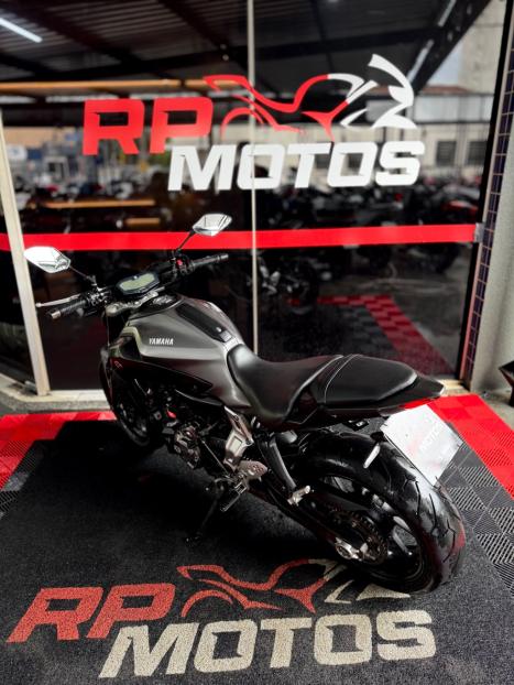 YAMAHA MT-07 700 ABS, Foto 9