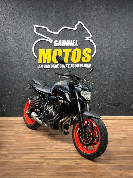 YAMAHA MT-07 700 ABS, Foto 3