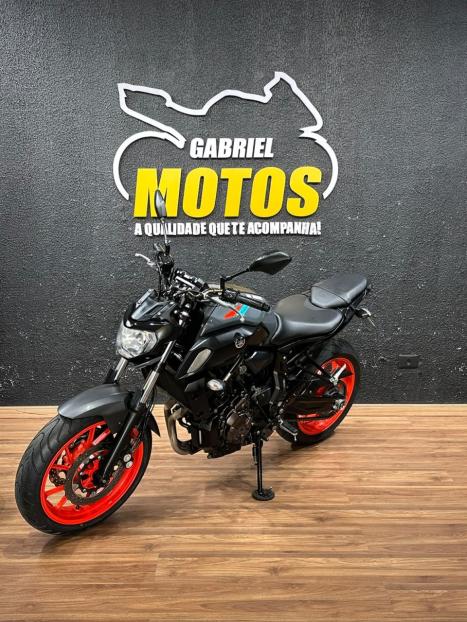 YAMAHA MT-07 700 ABS, Foto 4