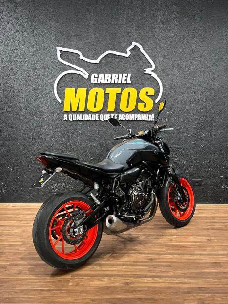 YAMAHA MT-07 700 ABS, Foto 5