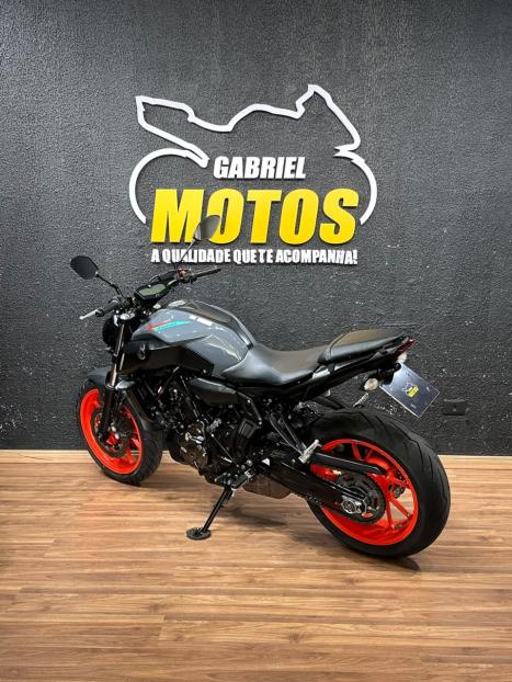 YAMAHA MT-07 700 ABS, Foto 6