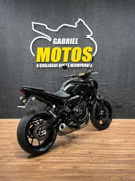 YAMAHA MT-07 700 ABS, Foto 5