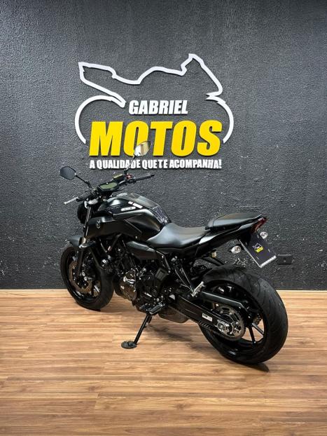 YAMAHA MT-07 700 ABS, Foto 6