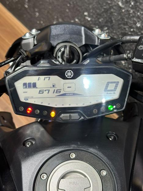 YAMAHA MT-07 700 ABS, Foto 7