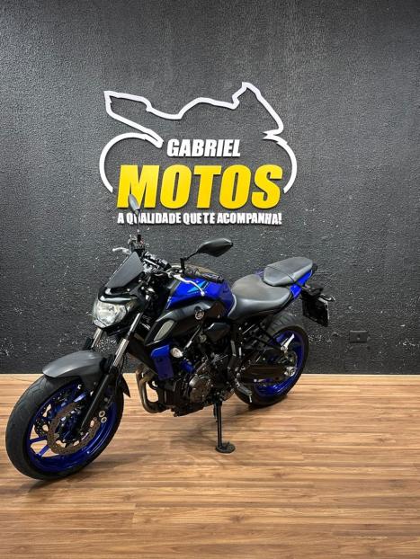 YAMAHA MT-07 700 ABS, Foto 4