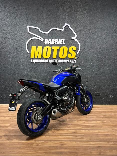 YAMAHA MT-07 700 ABS, Foto 5