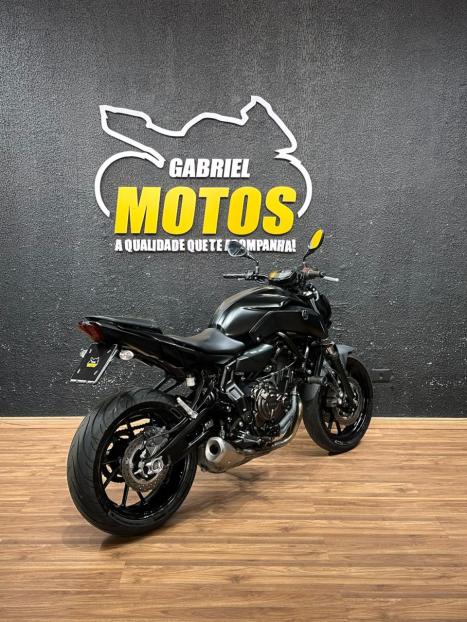 YAMAHA MT-07 700 ABS, Foto 5