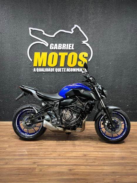 YAMAHA MT-07 700 ABS, Foto 1
