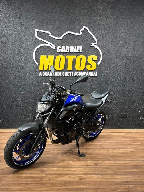 YAMAHA MT-07 700 ABS, Foto 4