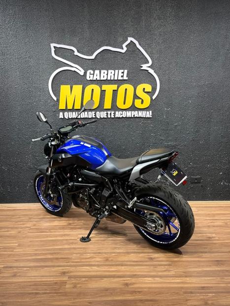 YAMAHA MT-07 700 ABS, Foto 6