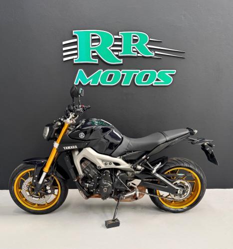 YAMAHA MT-09 850 , Foto 2