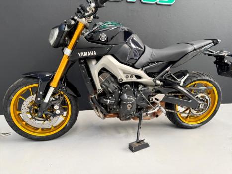 YAMAHA MT-09 850 , Foto 3