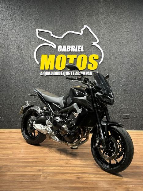 YAMAHA MT-09 850 ABS, Foto 3