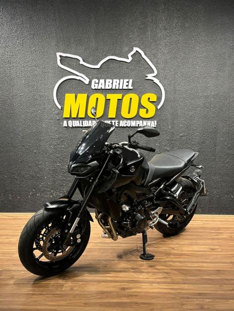 YAMAHA MT-09 850 ABS, Foto 4