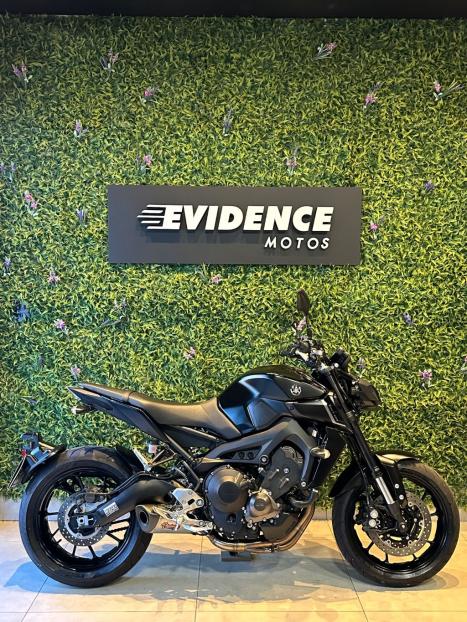 YAMAHA MT-09 850 ABS, Foto 2