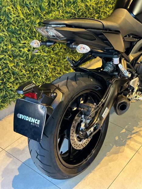 YAMAHA MT-09 850 ABS, Foto 3