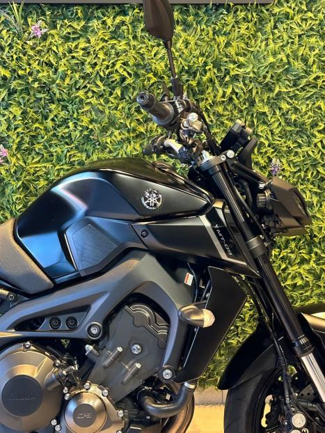 YAMAHA MT-09 850 ABS, Foto 4