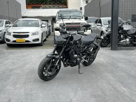 YAMAHA MT-09 850 ABS, Foto 1
