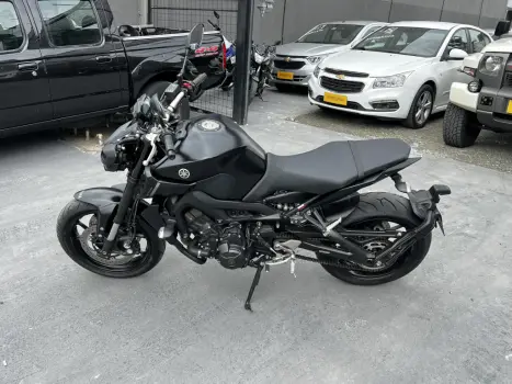 YAMAHA MT-09 850 ABS, Foto 6