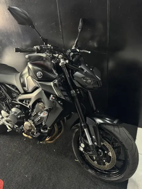 YAMAHA MT-09 850 ABS, Foto 4