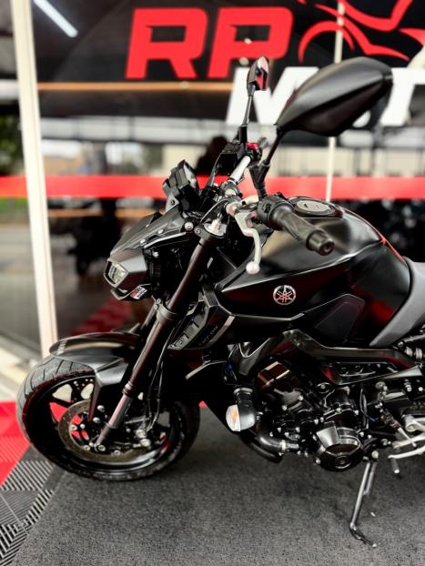 YAMAHA MT-09 850 ABS, Foto 5