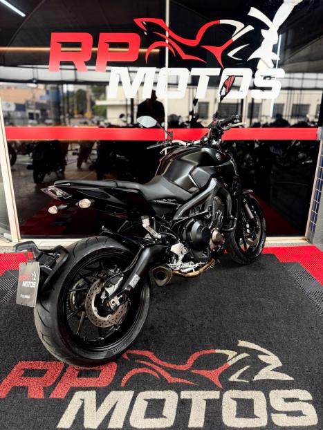 YAMAHA MT-09 850 ABS, Foto 10