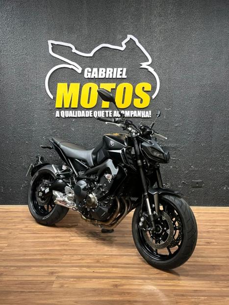 YAMAHA MT-09 850 ABS, Foto 3
