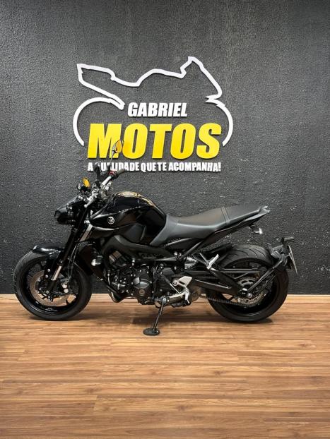 YAMAHA MT-09 850 ABS, Foto 2