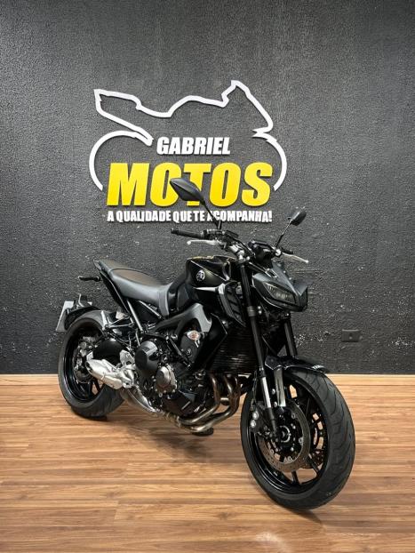 YAMAHA MT-09 850 ABS, Foto 3