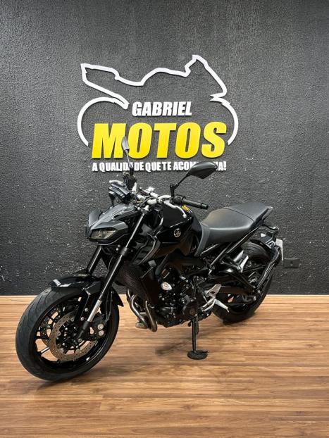 YAMAHA MT-09 850 ABS, Foto 4