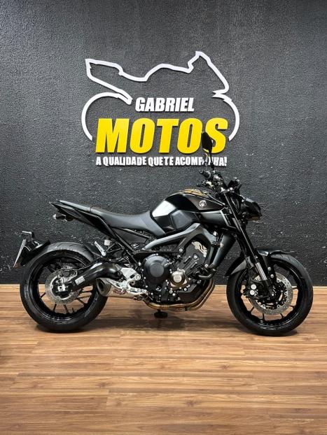 YAMAHA MT-09 850 ABS, Foto 1