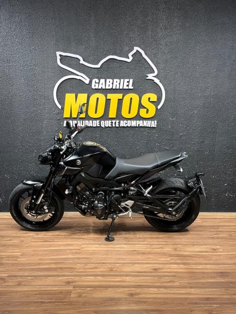 YAMAHA MT-09 850 ABS, Foto 2