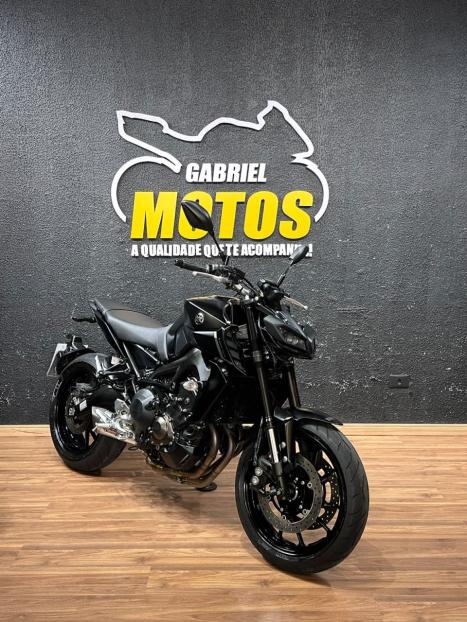 YAMAHA MT-09 850 ABS, Foto 3