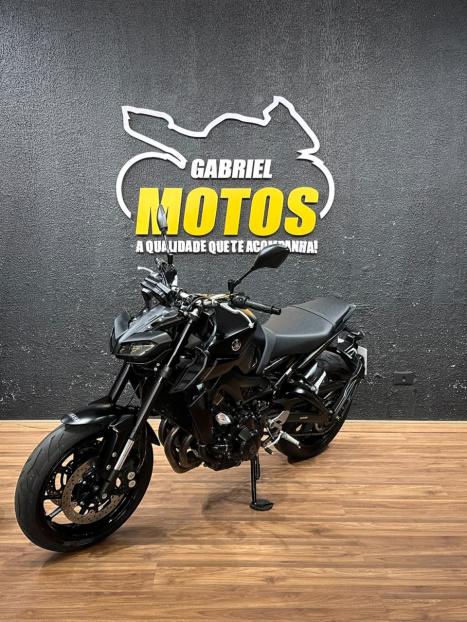 YAMAHA MT-09 850 ABS, Foto 4