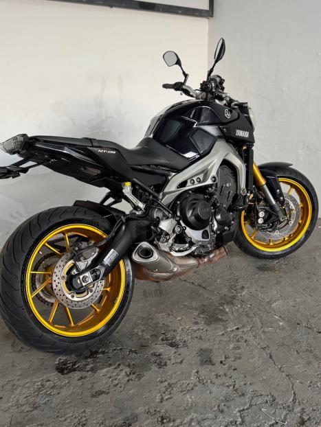 YAMAHA MT-09 Tracer 850 , Foto 3 YAMAHA MT-09 Tracer 850 , Foto 3