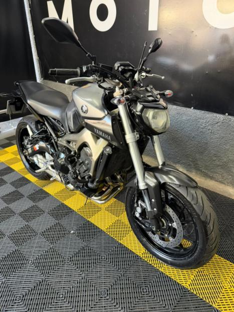 YAMAHA MT-09 Tracer GT 900 , Foto 3