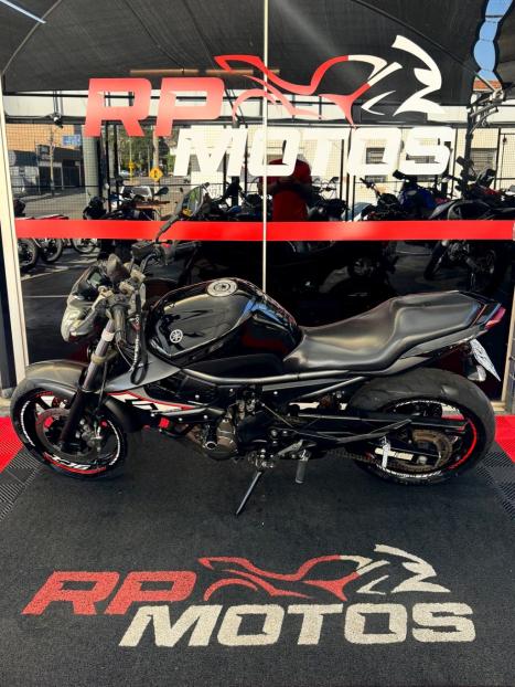 YAMAHA XJ6 600 F, Foto 3
