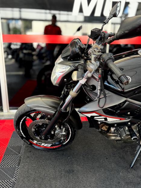 YAMAHA XJ6 600 F, Foto 4