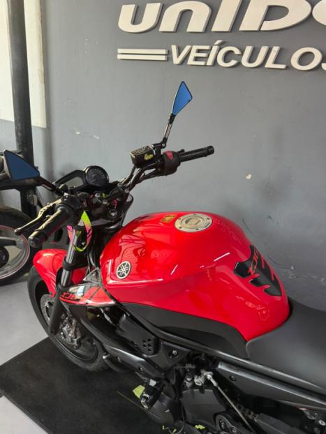 YAMAHA XJ6 600 F, Foto 3