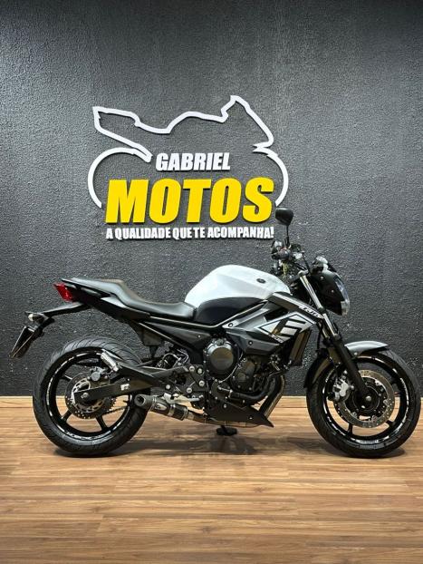 YAMAHA XJ6 600 N, Foto 1 YAMAHA XJ6 600 N, Foto 1